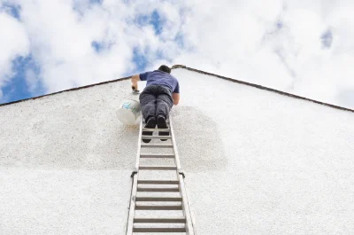 Peinture extérieure à Velleclaire — façades et ravalement